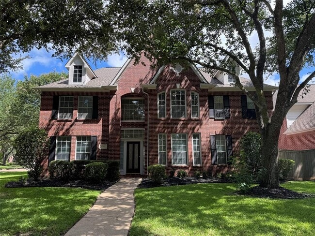 property at 17414 Fountainview Cir