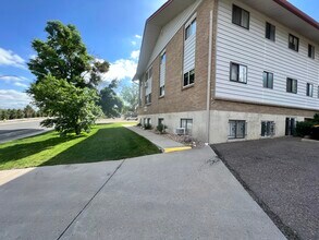 Circle Apartments in Arvada, CO - Building Photo - Building Photo