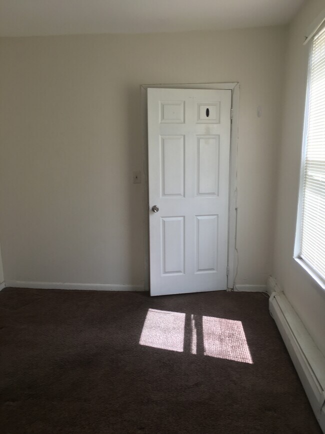 354 Ogden St, Unit 2 rear photo'