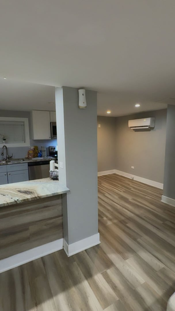 5703 W Seminole St in Chicago, IL - Building Photo - Building Photo