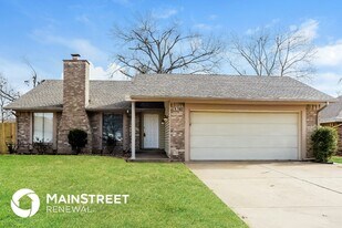 300 3 Oaks Dr in Midwest City, OK - Building Photo