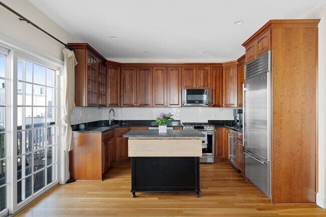 402 E 3rd St in Boston, MA - Building Photo - Building Photo