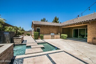 3009 E Valencia Dr in Phoenix, AZ - Building Photo - Building Photo