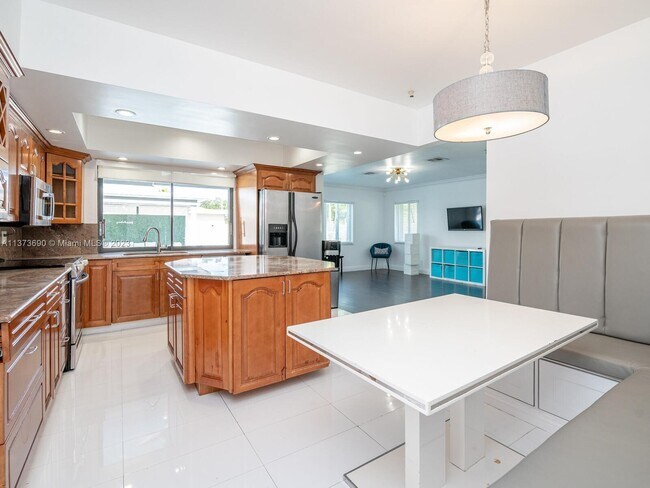 3740 N 53rd Ave in Hollywood, FL - Building Photo - Building Photo
