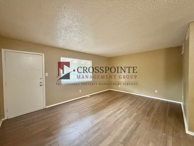 property at 514 S Bois D Arc Ave