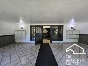 1717 W North Shore Ave in Chicago, IL - Building Photo - Building Photo