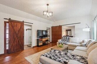 522 Westminster Ave in Alhambra, CA - Building Photo - Building Photo