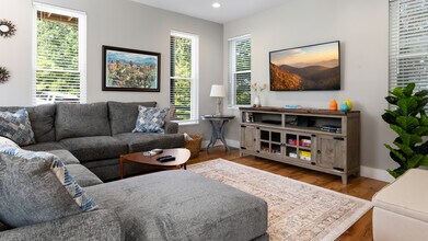 28 Wentworth Ave in Asheville, NC - Building Photo - Building Photo