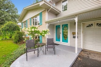 5904 Elm St in Lisle, IL - Building Photo - Building Photo