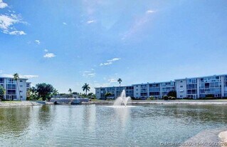 2616 Garden Dr N in Lake Worth, FL - Building Photo