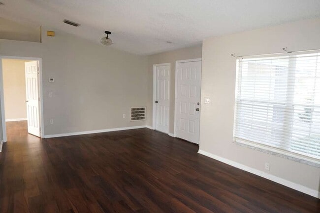 3175 Victoria Dr in Kissimmee, FL - Building Photo - Building Photo