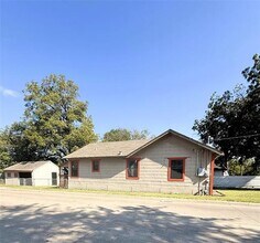 1444 W 6th Ave in Corsicana, TX - Building Photo - Building Photo