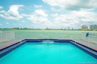7927 East Dr-Unit -269 in North Bay Village, FL - Foto de edificio - Building Photo