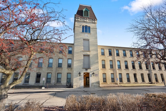 Signature 23 Apartments