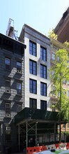 323 E 53rd St in New York, NY - Building Photo - Building Photo