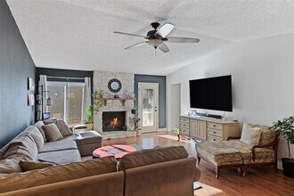 3909 Holt Dr in Austin, TX - Building Photo - Building Photo