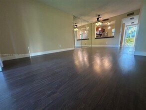 10325 NW 11th St in Pembroke Pines, FL - Building Photo - Building Photo