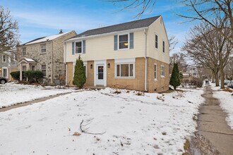 5873 N Santa Monica Blvd in Whitefish Bay, WI - Building Photo - Building Photo