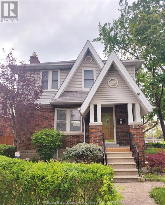 192 Shepherd St E in Windsor, ON - Building Photo