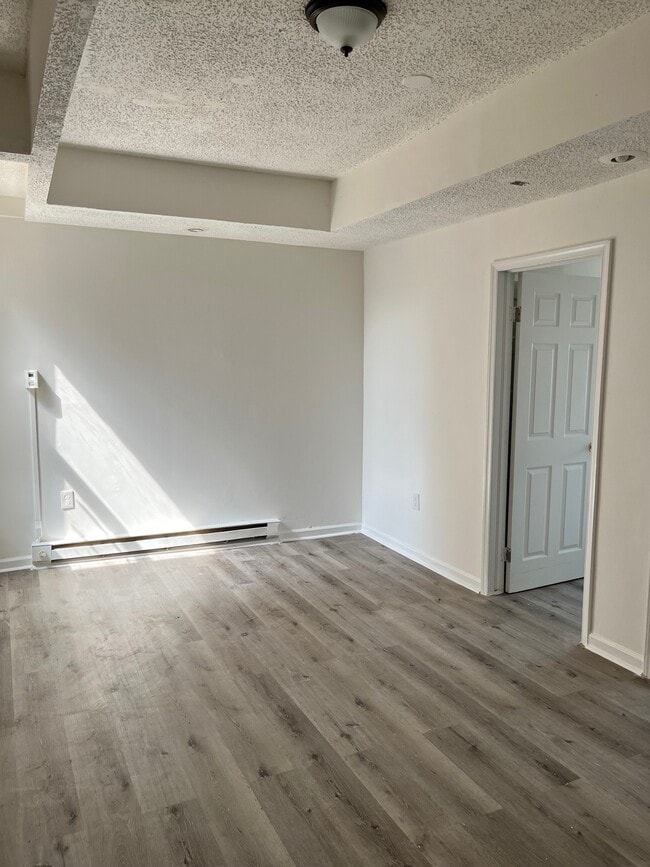 4944 N Broad St, Unit 3F in Philadelphia, PA - Building Photo - Building Photo