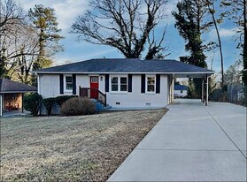 2497 Brentwood Rd in Decatur, GA - Building Photo