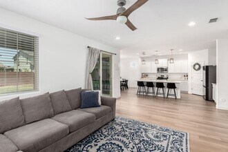 10956 E Thunderbolt Ave in Mesa, AZ - Building Photo - Building Photo