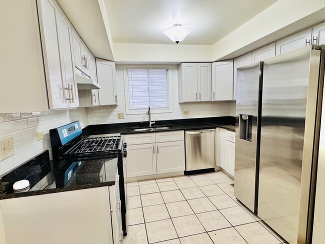 1285 Haverhill Cir in Naperville, IL - Building Photo - Building Photo