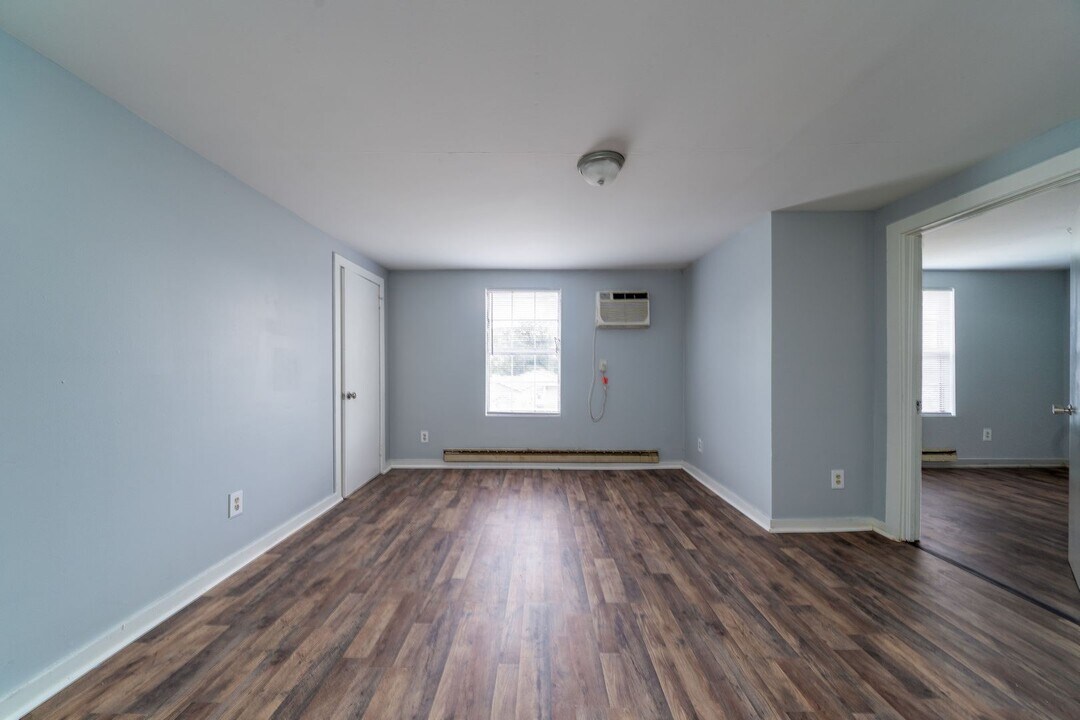 1931 Clements Ave in North Charleston, SC - Building Photo