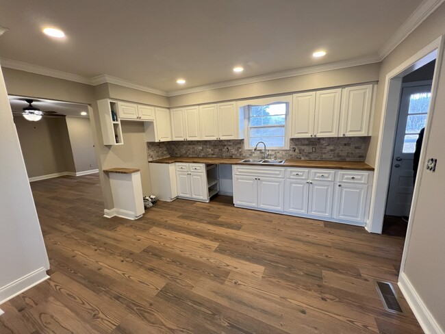 property at 2038 Conway Dr