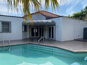 720 NW 123rd Ave in Miami, FL - Building Photo - Building Photo
