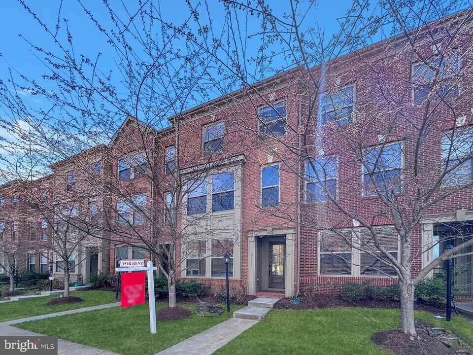 23391 Epperson Square in Ashburn, VA - Building Photo