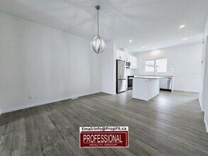 4519 Chegwin Wynd SW in Edmonton, AB - Building Photo - Building Photo