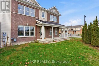 100 Cranesbill Rd in Ottawa, ON - Building Photo - Building Photo