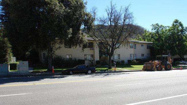 1748 N Verdugo Rd in Glendale, CA - Building Photo - Building Photo