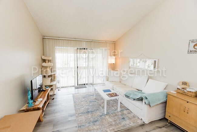 1775 Diamond St in San Diego, CA - Building Photo - Building Photo