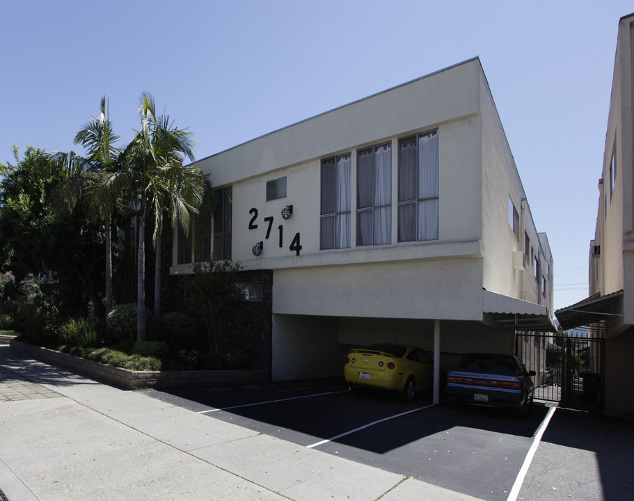 2714 W Clark Ave in Burbank, CA - Building Photo