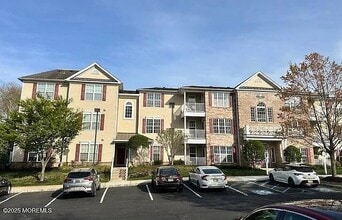 232 Sophee Ln in Lakewood, NJ - Building Photo - Building Photo