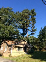 2971 Dodson Dr in East Point, GA - Building Photo