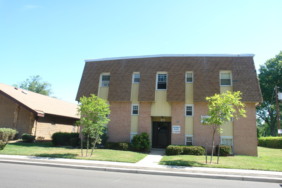 230 E Grand Ave in Rahway, NJ - Building Photo