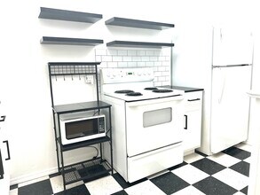 1108 S Detroit Ave Michael, Unit 3rd floor 1C in Tulsa, OK - Foto de edificio - Building Photo