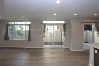 2041 N Orange Olive Rd in Orange, CA - Building Photo - Building Photo