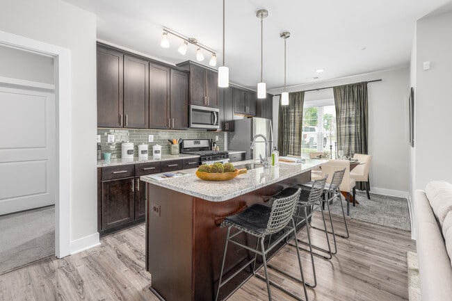 HoneyGo Run Apartments in Perry Hall, MD - Building Photo - Interior Photo