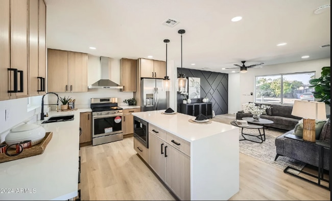 2241 E Janice Wy in Phoenix, AZ - Building Photo - Building Photo