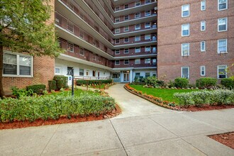 Park City Apartments in Rego Park, NY - Building Photo - Building Photo