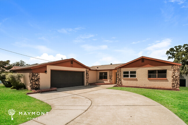 5760 Cactus Cir in Spring Hill, FL - Building Photo - Building Photo