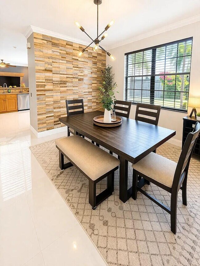 131 Cameron Ct in Weston, FL - Building Photo - Building Photo