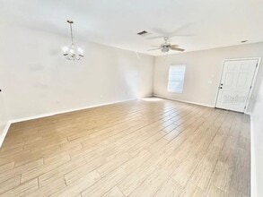 15633 Stable Run Dr in Spring Hill, FL - Building Photo - Building Photo