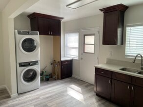 4257 N Bellflower Blvd, Unit 4257 N Bellflower in Long Beach, CA - Foto de edificio - Building Photo