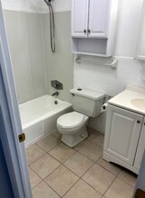 16 Tiffany Rd, Unit # 9 in Salem, NH - Foto de edificio - Building Photo