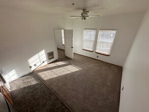 1210 Commerce Ave, Unit Apt. E in Longview, WA - Building Photo - Building Photo